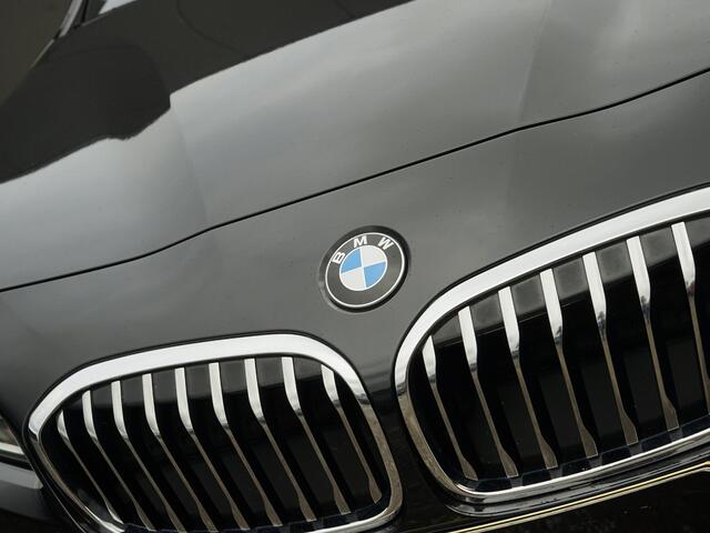 BMW 2-SERIE Active Tourer 218i High Executive Orig. NL / NAP / Camera / Leder / Head-Up / LED / Pano dak / Hifi / Elek. achterklep / Navi Prof / Stoel. verw.