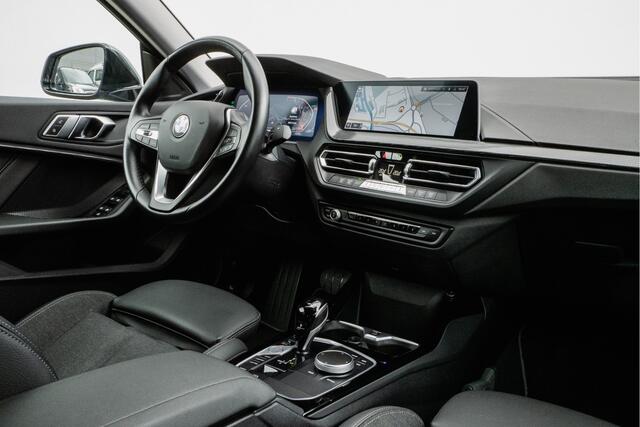 BMW 2-SERIE Gran Coupé 218i Introduction Edition Trekhaak/ Camera/ DAB+/ Carplay/ Full map navigatie/ Cruise control
