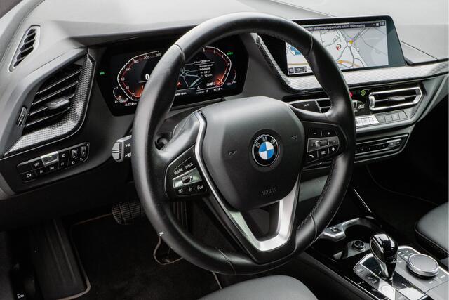 BMW 2-SERIE Gran Coupé 218i Introduction Edition Trekhaak/ Camera/ DAB+/ Carplay/ Full map navigatie/ Cruise control