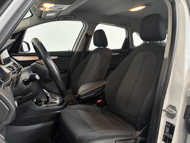 BMW 2-SERIE Active Tourer 218i Corporate Lease Executive Navigatie Airco Cruise Control Lichtmetalenvelgen Parkeersensoren
