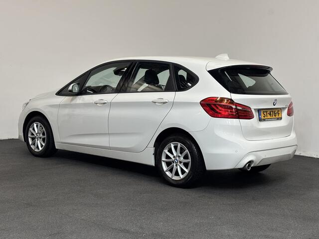 BMW 2-SERIE Active Tourer 218i Corporate Lease Executive Navigatie Airco Cruise Control Lichtmetalenvelgen Parkeersensoren
