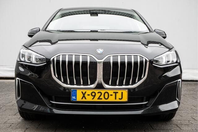 BMW 2-SERIE Active Tourer 218i 136pk Aut. Luxury line Trekhaak/ Harman-Kardon/ Full led/ Leer/ Camera/ Memory/ Navigatie/ Carplay