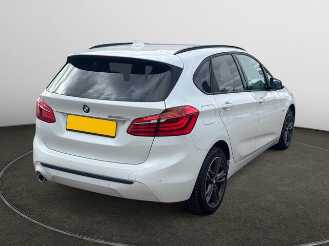 BMW 2-SERIE Active Tourer 225xe iPerformance High Executive Aut- SOH 95%, Xenon Led, Sport Interieur, Park Assist, Virtual Cockpit, Sfeerverlichting