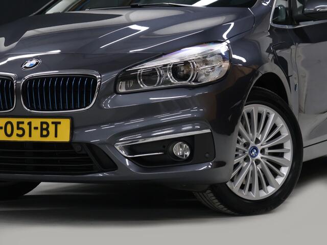 BMW 2-SERIE Active Tourer 225xe iPerformance High Executive [HEAD-UP DISPLAY, ELEKTRISCHE ACHTERKLEP, CRUISE CONTROL, PDC, STOELVERWARMING, BLUETOOTH, NIEUWSTAAT, ]