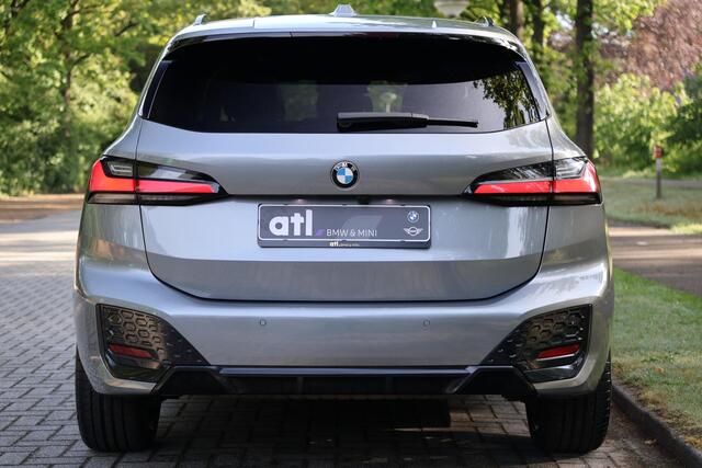 BMW 2-SERIE Active Tourer 218i M-Pakket | Pano | HUD | Harman Kardon | Adap Cruise | LED | Elektr. Stoel Mem | DAB | Keyless | Camera | Etc.