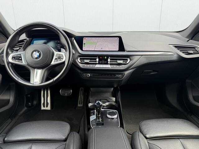 BMW 2-SERIE Gran Coupé 220i High Executive Automaat M-Pakket.