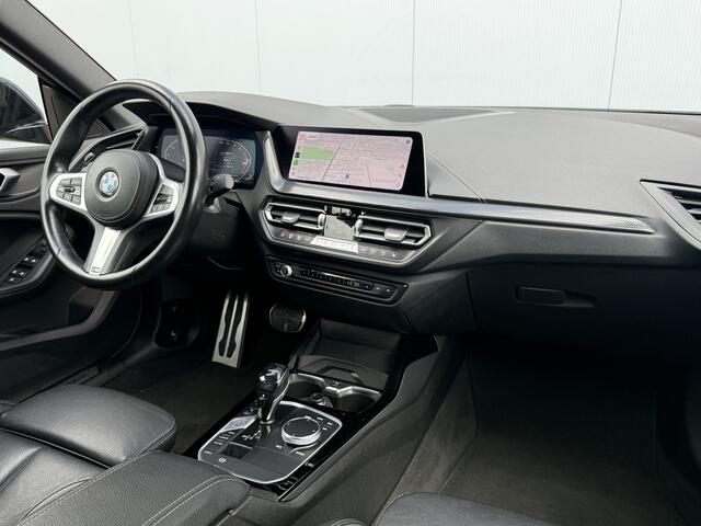 BMW 2-SERIE Gran Coupé 220i High Executive Automaat M-Pakket.