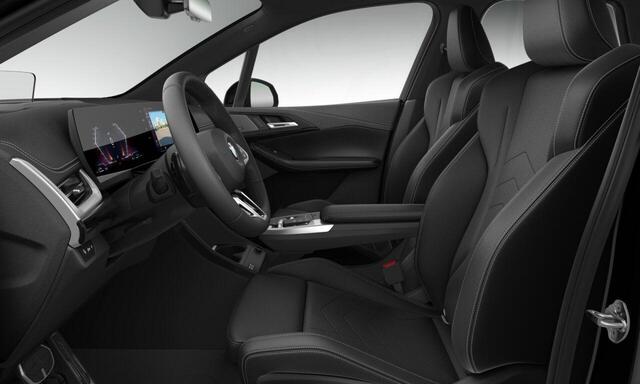 BMW 2-SERIE Active Tourer 225e xDrive | M Sportpakket | Comfort Access | Harman/Kardon | Panoramadak | Head-Up Display