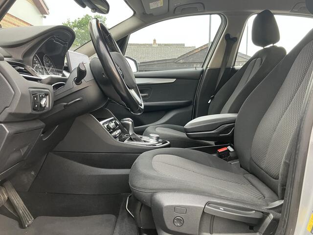 BMW 2-SERIE Active Tourer 225xe | HUD | Nieuwe grotere accu | Navi
