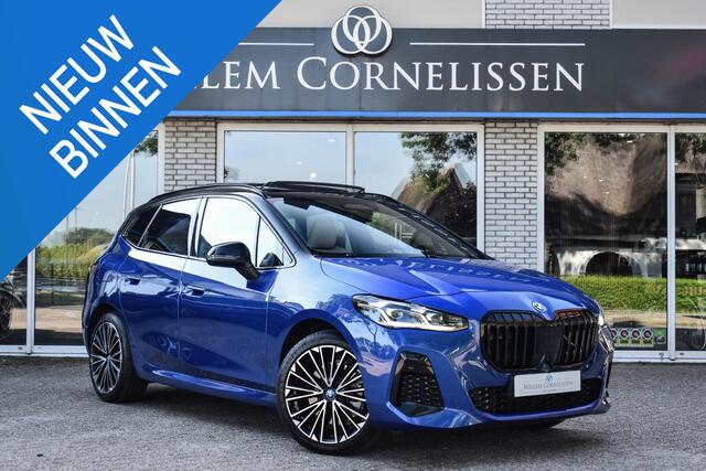 BMW 2-SERIE Active Tourer 230e xDrive Pano Trekhaak Head Up Elc Stoelen Came