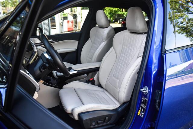 BMW 2-SERIE Active Tourer 230e xDrive Pano Trekhaak Head Up Elc Stoelen Came