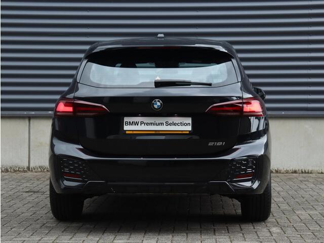 BMW 2-SERIE Active Tourer 218i | M Sportpakket | Trekhaak | Climate Control | Adaptief M Onderstel | Camera | Sportstoelen | LED | 17'' LMV | Lentevoordeel