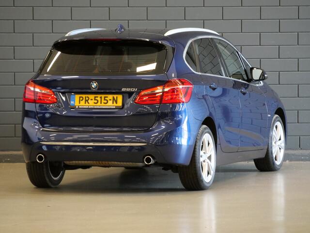 BMW 2-SERIE Active Tourer 220i Automaat High Executive | HUD | CAMERA | CRUISE CONTROL |