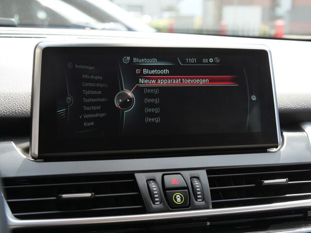 BMW 2-SERIE Active Tourer 220i Automaat High Executive | HUD | CAMERA | CRUISE CONTROL |