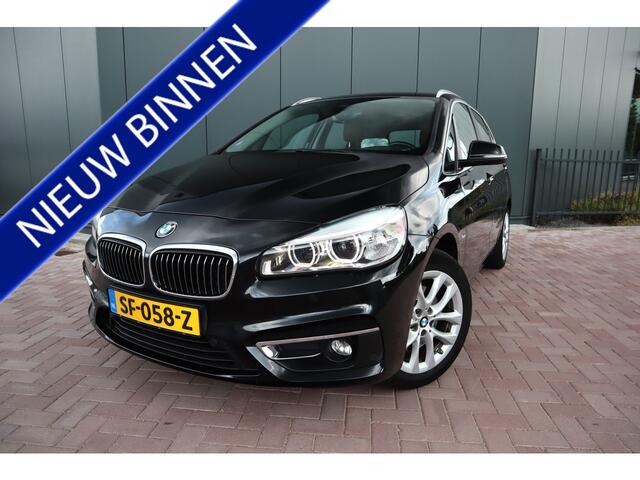 BMW 2-SERIE Active Tourer 220i High Executive Automaat Lederen Sportstoelen HUD Afneembare Trekhaak Etc. Etc.