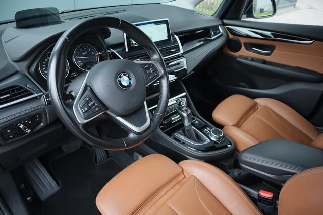 BMW 2-SERIE Active Tourer 220i High Executive Automaat Lederen Sportstoelen HUD Afneembare Trekhaak Etc. Etc.