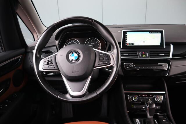 BMW 2-SERIE Active Tourer 220i High Executive Automaat Lederen Sportstoelen HUD Afneembare Trekhaak Etc. Etc.