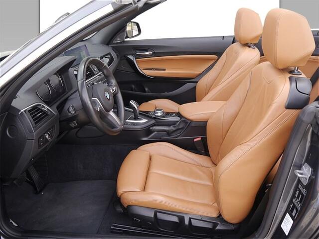 BMW 2-SERIE Cabrio 230iA M-SPORT ** LED, NAVI+, COGNAC LEDER, TREKH, SPIEGEL, ALARM, H&K ** UNFALLFREI - BMW ONDERH. ** ** INFORMEER OOK NAAR ONZE AANTREKKELIJKE FINANCIAL-LEASE TARIEVEN **