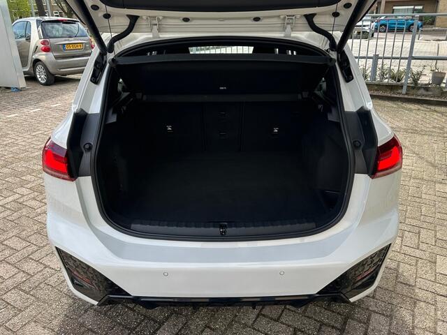BMW 2-SERIE ACTIVE TOUR. 220I Active Tourer Navi Camera Cruise NAP-Autopas