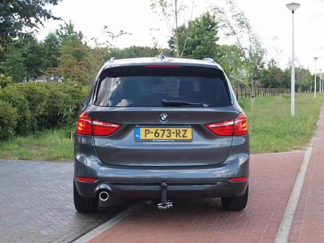 BMW 2-SERIE GRAN TOURER 216i 7p. High Executive | Head-up display | Trekhaak | Cruise Control | Parkeersensoren |