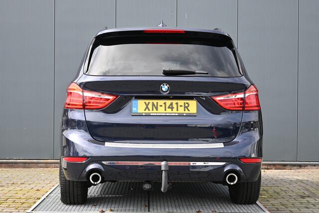 BMW 2-SERIE GRAN TOURER 220i High Executive trekhaak panoramadak leer