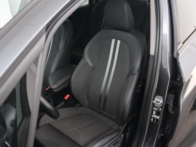 BMW 2-SERIE GRAN TOURER 218i High Executive 7-persoons | Sport Line | Head-Up | Trekhaak | Sportstoelen | Full LED | Navigatie | Climate control | Parkeerhulp | Cruise control