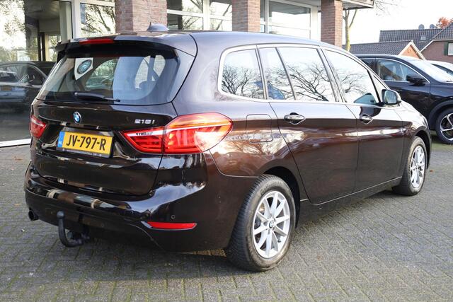 BMW 2-SERIE GRAN TOURER 216i Centennial Executive 7p. DEALEROND. TREKHAAK NAVI CRUISE PDC CLIMA LMV NAP ELEK.ACHTERKLEP ENZ!
