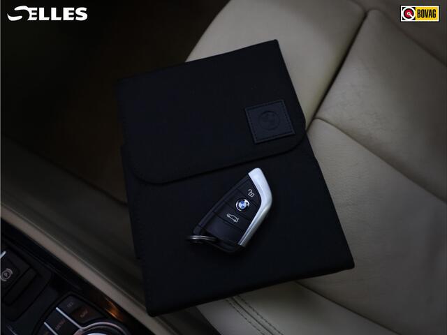 BMW 2-SERIE GRAN TOURER 216d Centennial High Executive | Trekhaak | Panoramadak | Lederen Bekleding