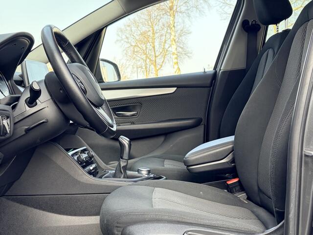 BMW 2-SERIE GRAN TOURER 216i 7persoons - airco - navi - cruise - trekhaak -
