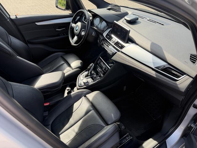 BMW 2-SERIE GRAN TOURER 220i 7p. High Executive M Sport Carplay/Panorama/Leer