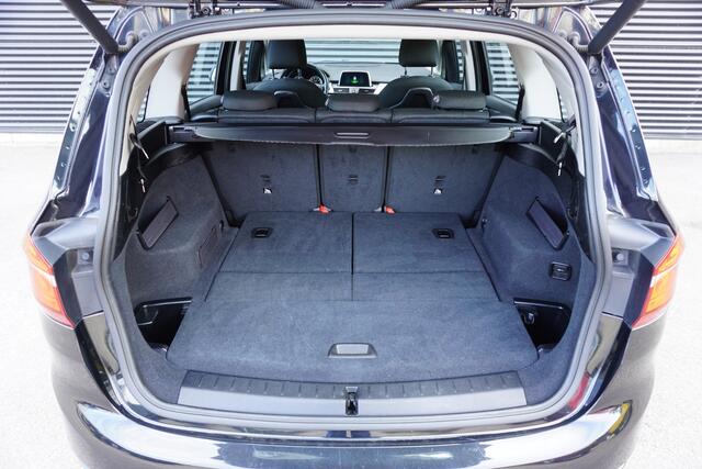 BMW 2-SERIE GRAN TOURER 218i Automaat 7zits Trekhaak LED Navigatie Parkeersensoren Cruise control Climate control