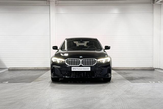 BMW 3-SERIE Sedan 320i | M-Sport | Comfort Pack | Driving Assistant | Harman/Kardon | Comfort Access