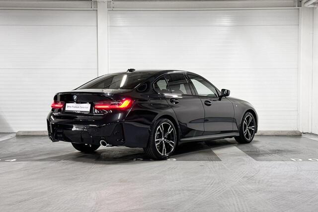 BMW 3-SERIE Sedan 320i | M-Sport | Comfort Pack | Driving Assistant | Harman/Kardon | Comfort Access