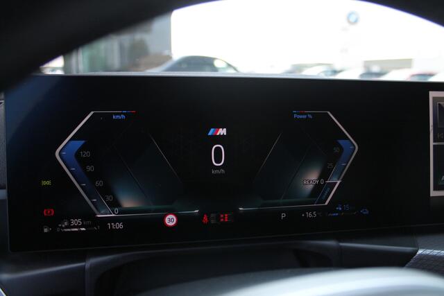 BMW 3-SERIE Touring 330e M Sport Automaat / Sportstoelen / Achteruitrijcamera / Stoelverwarming / Adaptieve LED / Parking Assistant / PDC / Cruise Control / Live Cockpit Plus