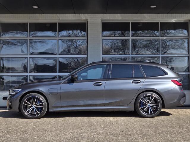 BMW 3-SERIE Touring 330e xDrive M SPORT | PANORAMA | LASER | DRIVING ASS. PROF | HARMAN KARDON |