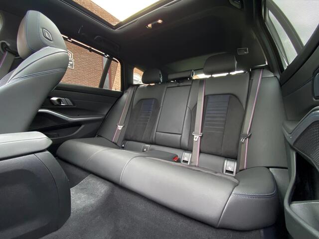 BMW 3-SERIE Touring 330e Touring M Sport Pro Innovation
