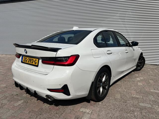 BMW 3-SERIE 320i High Executive Edition | Nieuw Binnen! | HUD | Stoelverwarming | Automaat