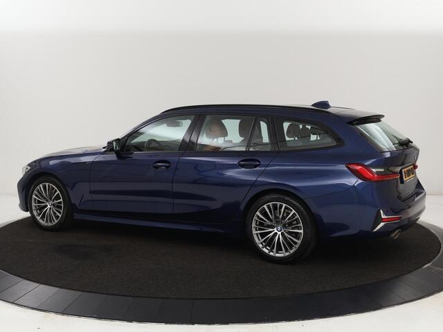 BMW 3-SERIE 320i Executive Edition | Leder | Stoelverwarming | Luxury Line | Sportstoelen | Carplay | Live Cockpit | Navigatie | Parkeerhulp | Full LED