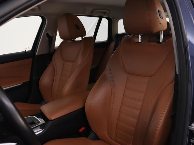 BMW 3-SERIE 320i Executive Edition | Leder | Stoelverwarming | Luxury Line | Sportstoelen | Carplay | Live Cockpit | Navigatie | Parkeerhulp | Full LED