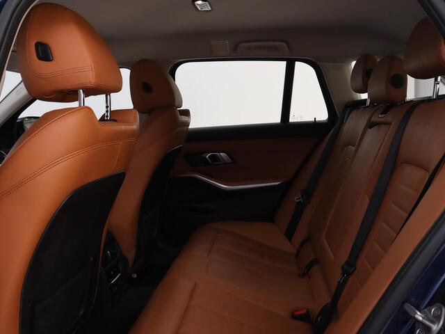 BMW 3-SERIE 320i Executive Edition | Leder | Stoelverwarming | Luxury Line | Sportstoelen | Carplay | Live Cockpit | Navigatie | Parkeerhulp | Full LED