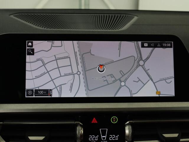 BMW 3-SERIE 320i Executive Edition | Leder | Stoelverwarming | Luxury Line | Sportstoelen | Carplay | Live Cockpit | Navigatie | Parkeerhulp | Full LED