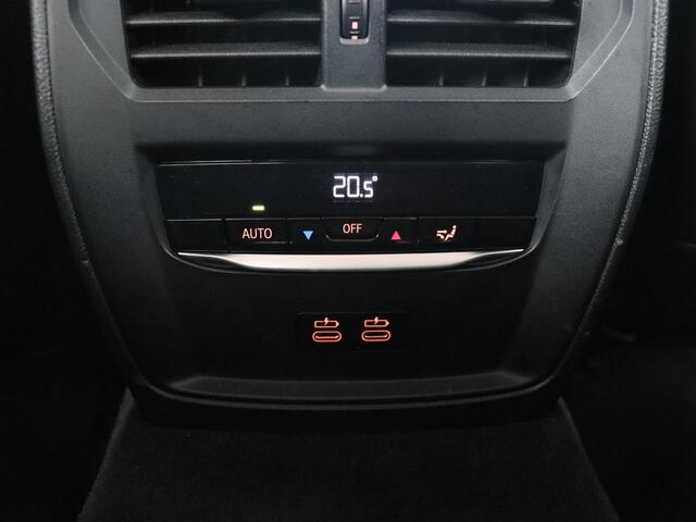 BMW 3-SERIE 320e Advantage | Leder | Sportstoelen | Stoelverwarming | Camera | Live Cockpit | Carplay | Navigatie | Full LED | Park Assist | PHEV | Plug In