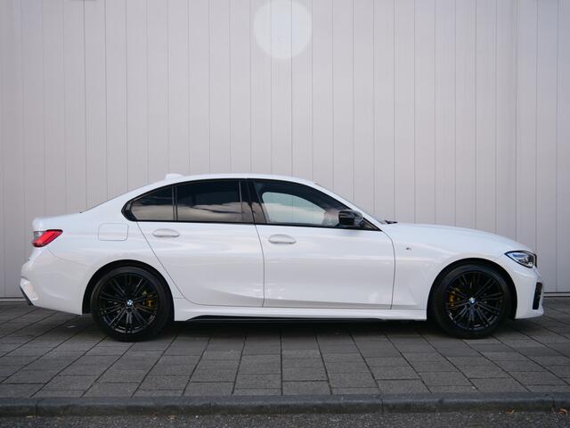 BMW 3-SERIE 320i 184pk Business Edition Automaat M-Sport / Apple Carplay / Navigatie