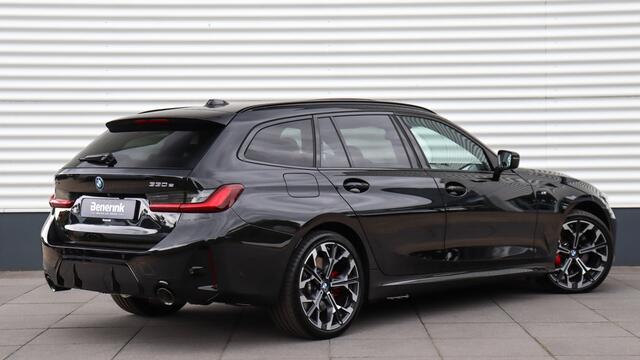BMW 3-SERIE Touring 330e xDrive M-Sport Pro | Harman/Kardon | Panoramadak | Head-up | Trekhaak | Carbon | Driving Assistant Plus