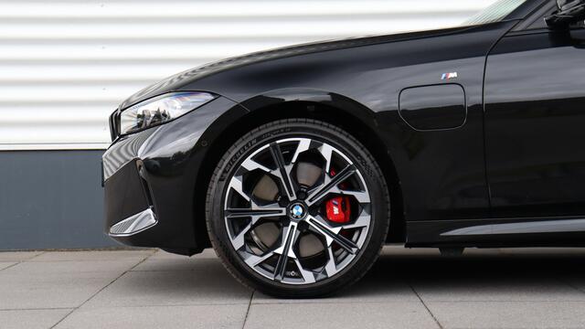 BMW 3-SERIE Touring 330e xDrive M-Sport Pro | Harman/Kardon | Panoramadak | Head-up | Trekhaak | Carbon | Driving Assistant Plus
