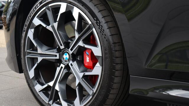 BMW 3-SERIE Touring 330e xDrive M-Sport Pro | Harman/Kardon | Panoramadak | Head-up | Trekhaak | Carbon | Driving Assistant Plus