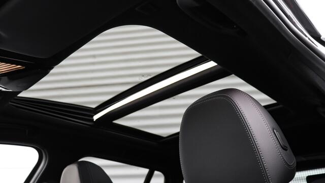 BMW 3-SERIE Touring 330e xDrive M-Sport Pro | Harman/Kardon | Panoramadak | Head-up | Trekhaak | Carbon | Driving Assistant Plus