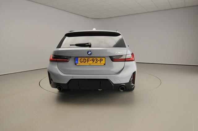 BMW 3-SERIE Touring 330e | M-Sportpakket | LED | Navigatie | Trekhaak | Stoelverwarming | DAB | Harman-kardon sound | Alu 19 inch