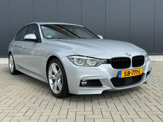 BMW 3-SERIE 330I M SPORT BOMVOL!! Zeer nette auto