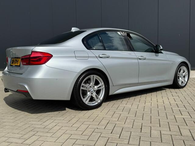 BMW 3-SERIE 330I M SPORT BOMVOL!! Zeer nette auto